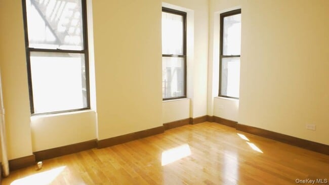 Building Photo - 139 W 139th St