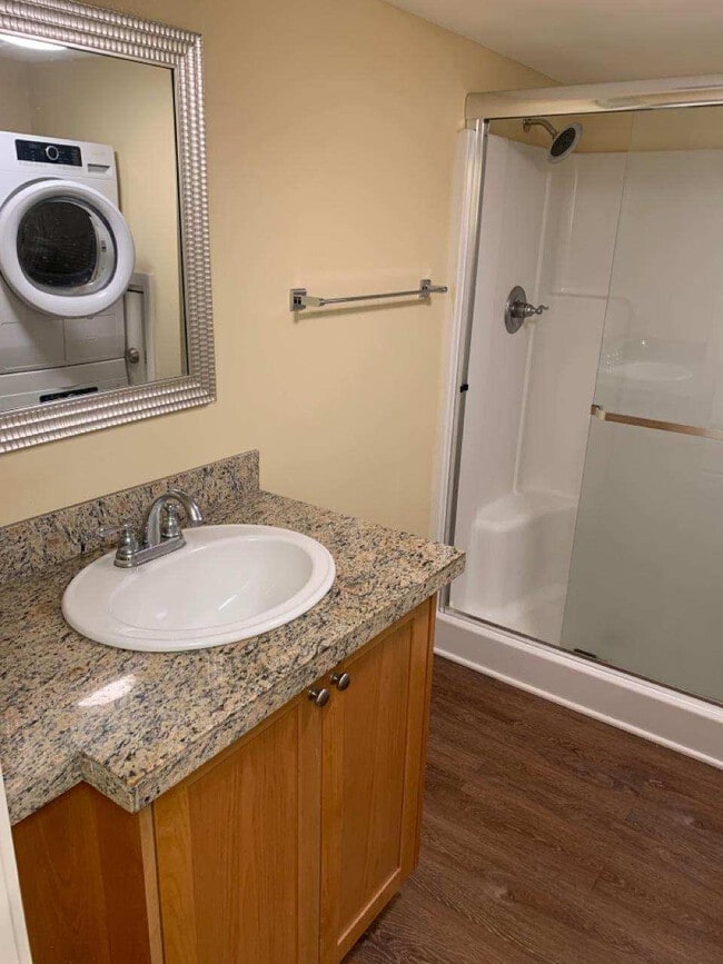 Bathroom - 1425 SW Harrison St