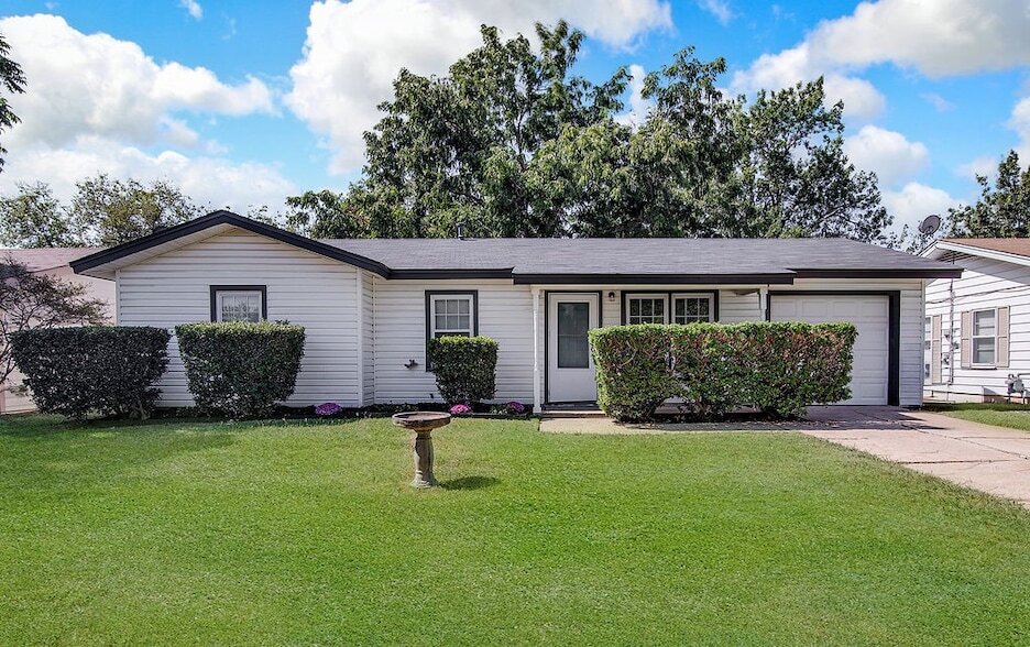 Foto principal - 541 NW Lorna St