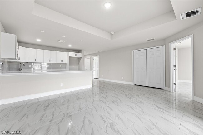 Foto del edificio - 2213 Kenneth Ave S