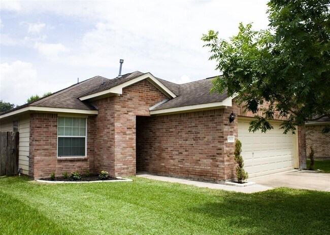 Building Photo - 5743 Rose Rock Canyon Dr