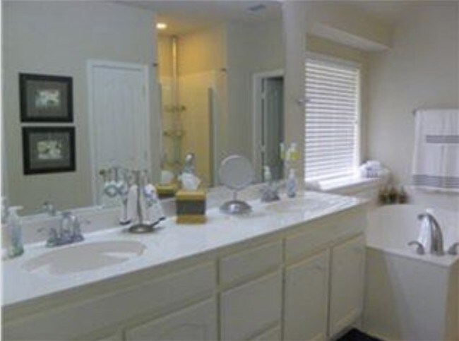 Foto del edificio - 5005 Meyers Ln