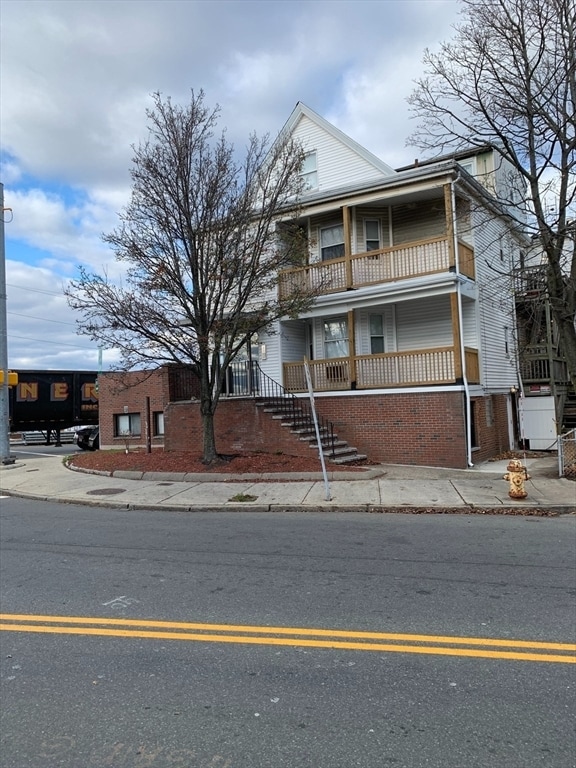 Building Photo - 502 Beach St
