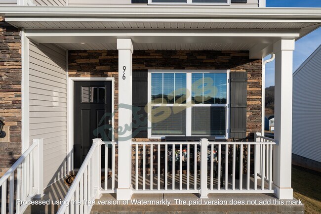 Foto del edificio - 96 Farmwood Ln