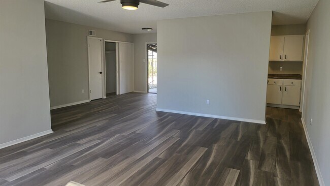 Foto del edificio - 5670 Fenway Dr