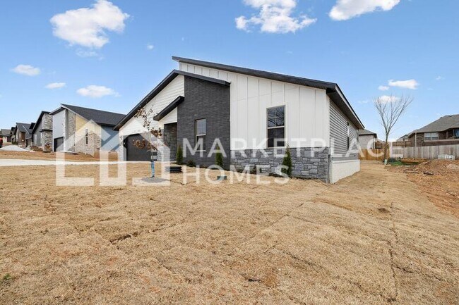 Building Photo - 1016 Clayton Rd