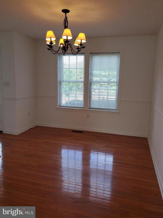 Foto del edificio - 4174 Back Creek Valley Rd