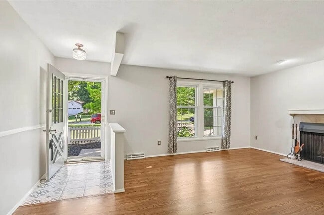 Building Photo - 244 Atterbury Blvd