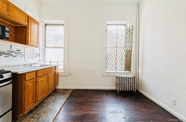 Building Photo - 1264 Bergen St