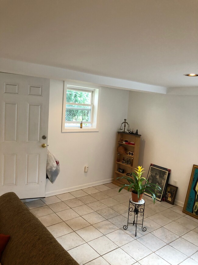 Building Photo - 9022 70th Dr