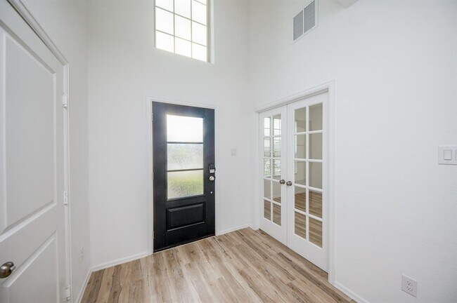 Foto del edificio - 5808 Knox Lndg Dr