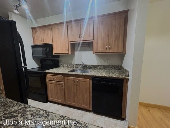 Building Photo - 1 br, 1 bath House - 555 Jean St #528