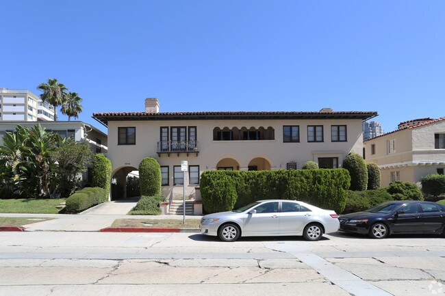 Foto del edificio - 1016 Tiverton Ave
