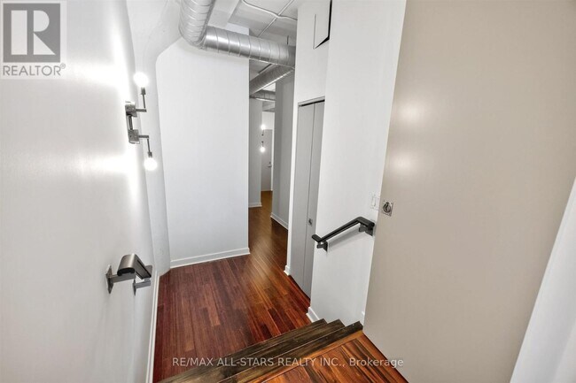 Building Photo - 155 Dalhousie St