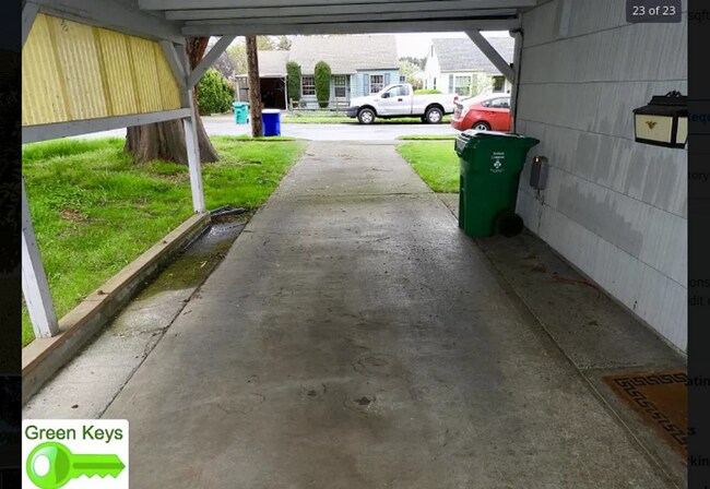 Foto del edificio - Two-Bedroom ranch with a carport and fully fenced back yard