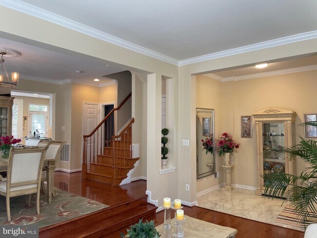 Building Photo - 42495 Regal Wood Dr