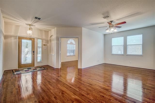 Building Photo - 11049 La Grange Dr