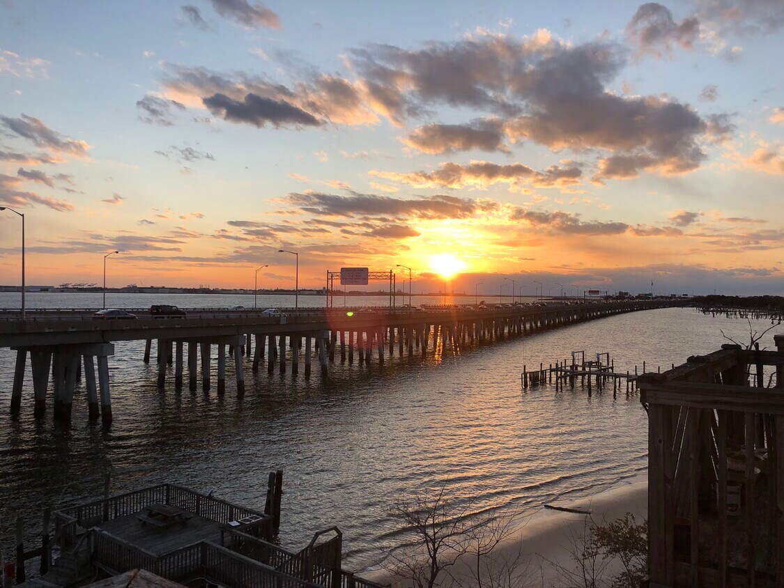 Your Waterfront Condo! - 837 Little Bay Ave