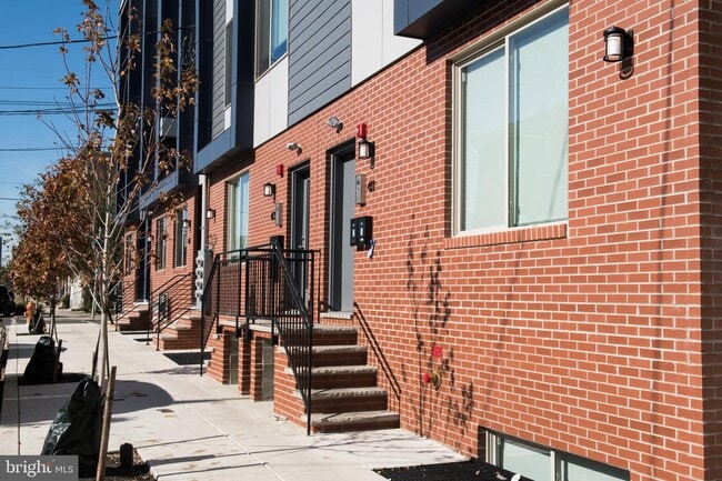 Building Photo - 411 W Berks St