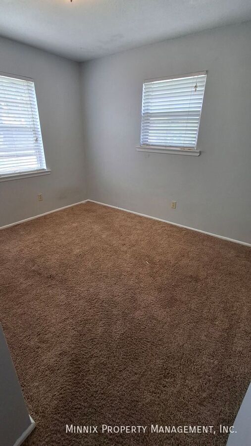 Foto del edificio - 2813 John Dr