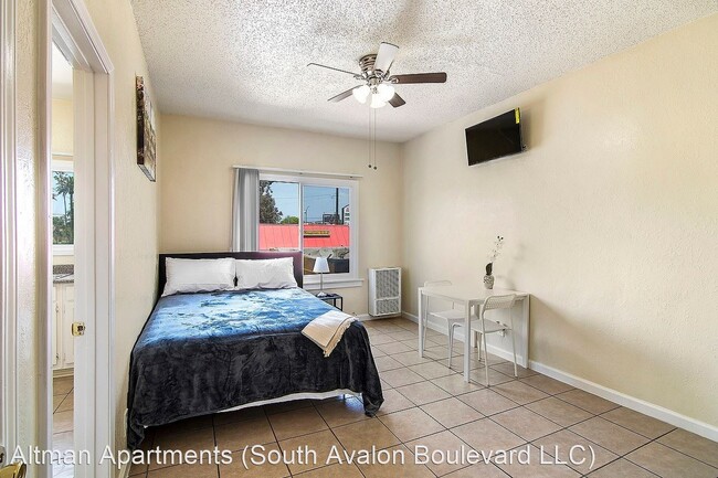 Foto del edificio - 5117-5123 S Avalon Blvd