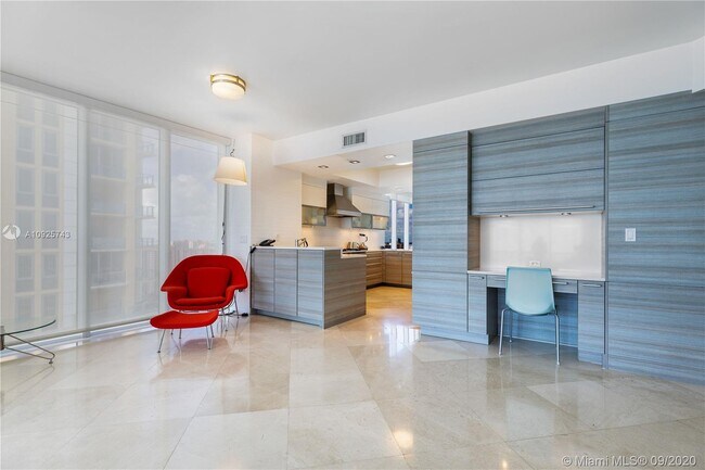 Building Photo - 17875 Collins Ave