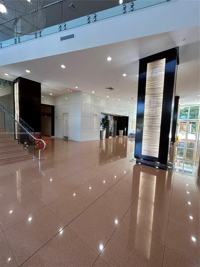 Foto del edificio - 2775 NE 187th St