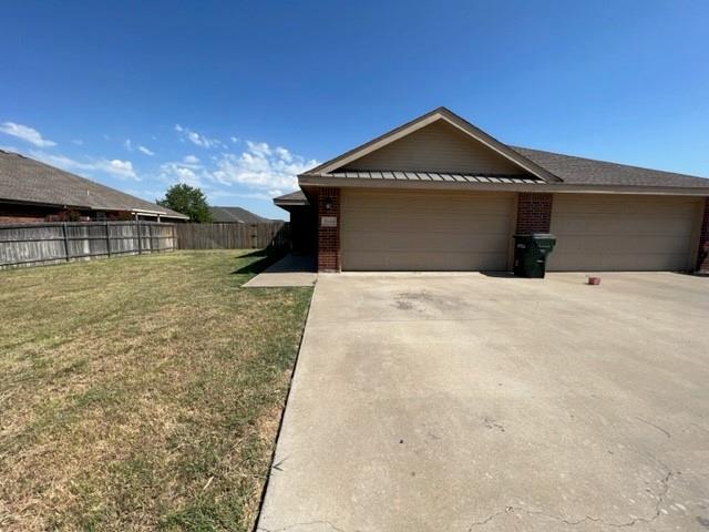 Primary Photo - 3949 Carrera Ln
