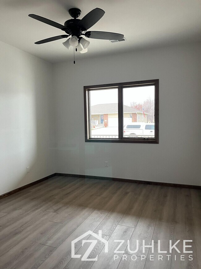Foto del edificio - 502 S Elm St