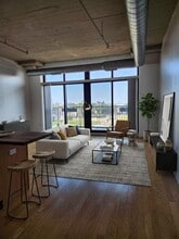 Building Photo - 1525 S Sangamon St