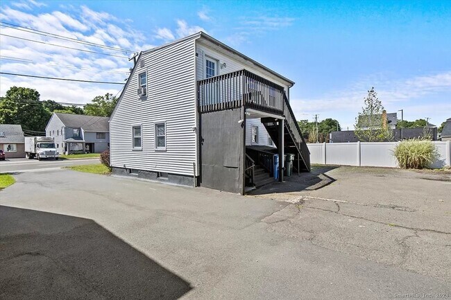 Side - 2587 Whitney Ave