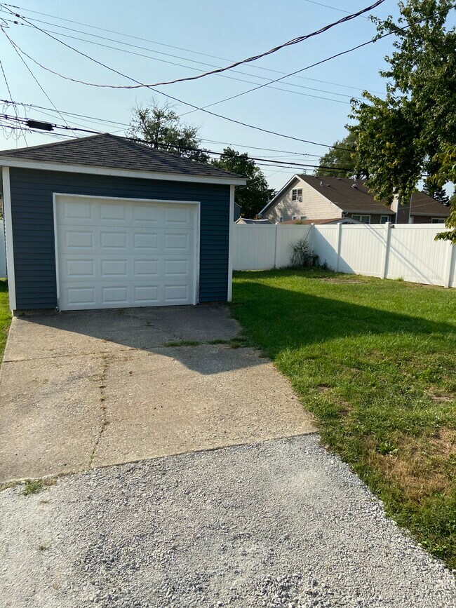 Foto del edificio - 7532 Jefferson Ave