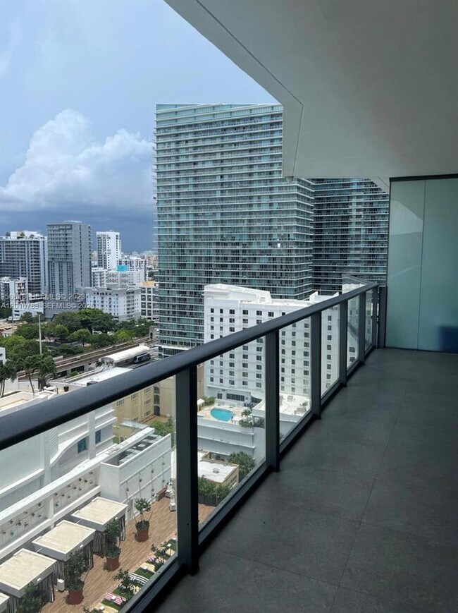 Foto del edificio - 1300 S Miami Ave