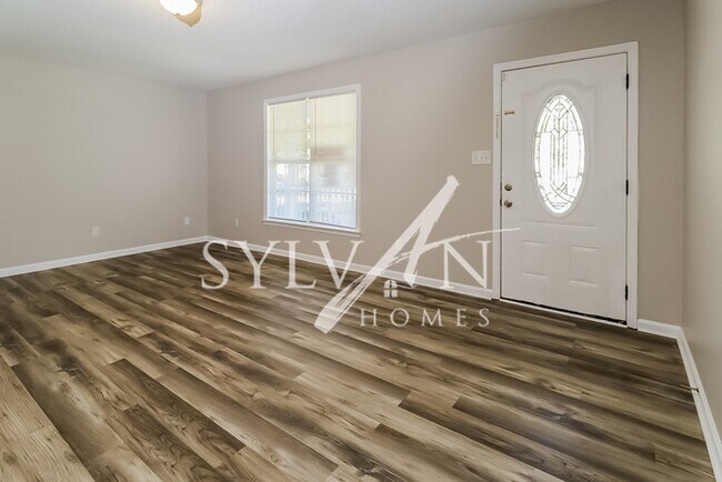 Building Photo - This cute 3BR, 2BA home is move-in ready