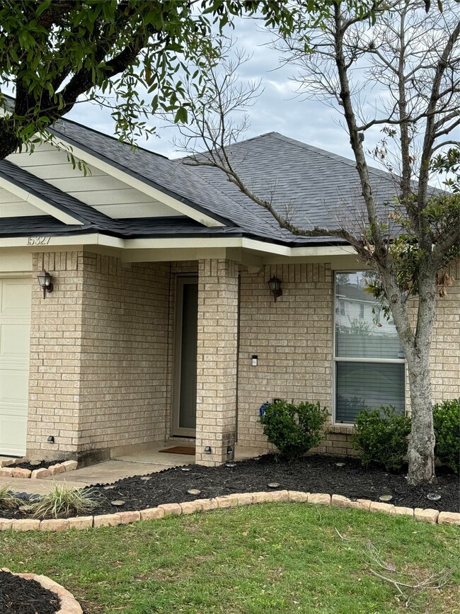 Building Photo - 15327 Summerlyn Point Ln