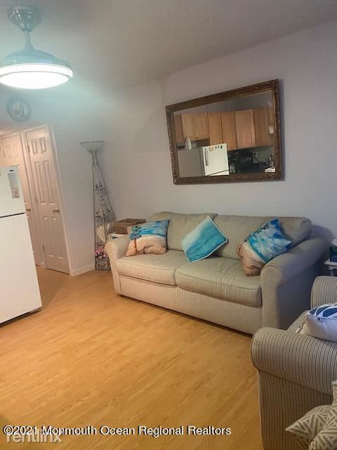 Foto del edificio - 1 br, 1 bath Condo - 45 Sampson Ave Apt 8