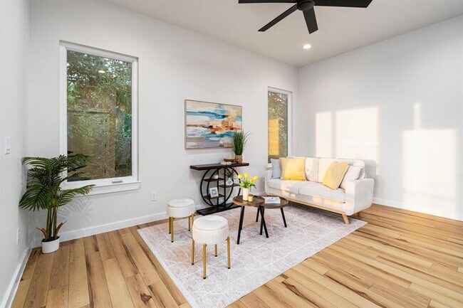 Foto del edificio - 2309 Montopolis Dr