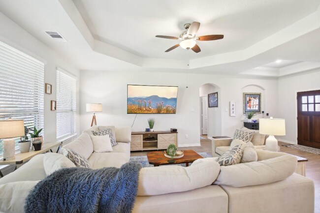 Foto del edificio - 16649 Crosby St