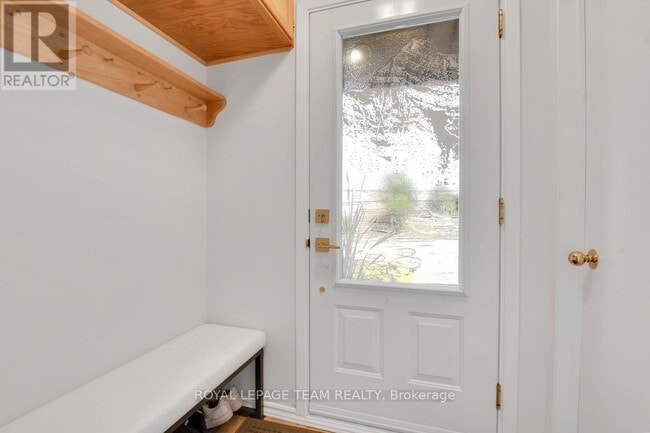 Building Photo - 165 Pheasant Run Dr