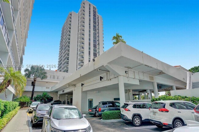 Building Photo - 20515 E Country Club Dr