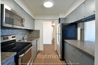 Building Photo - 521 5th Ave W