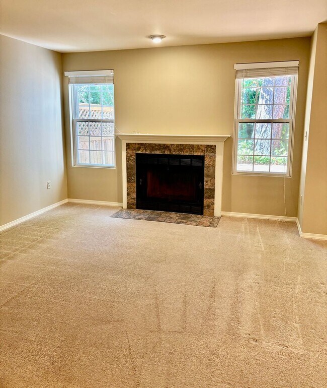 Foto del edificio - 3 Bed / 2.5 Bath Redmond single family hom...