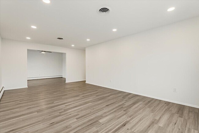 Foto del edificio - 35 Field Rd