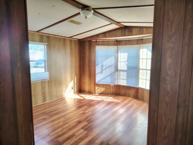 Foto del edificio - 1033 MS-182