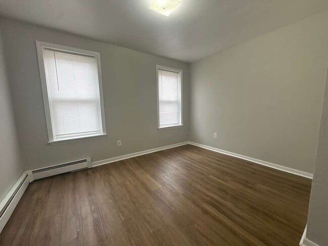 Building Photo - 886 Dixwell Ave