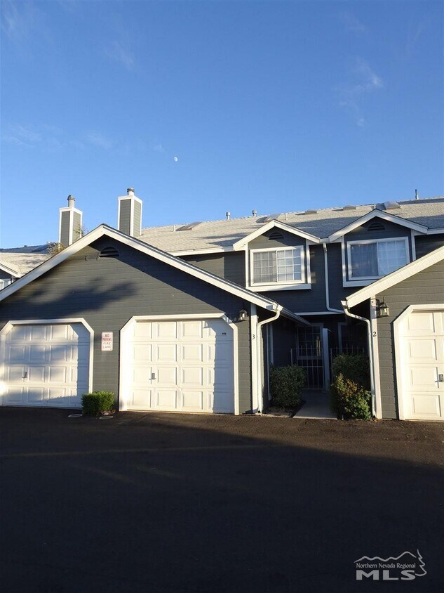 Primary Photo - 2650 Plumas St