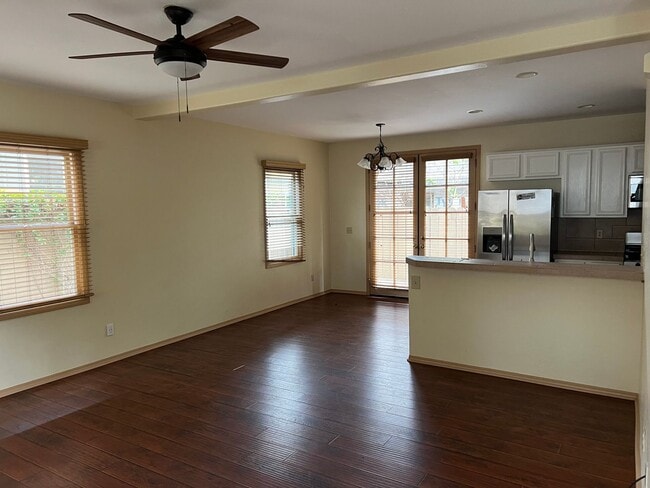 Foto del edificio - Spacious 3 Bedroom Home