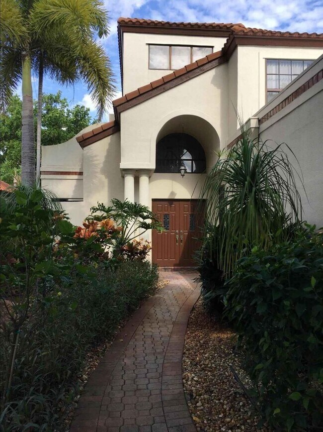 Building Photo - 7599 Mirabella Dr