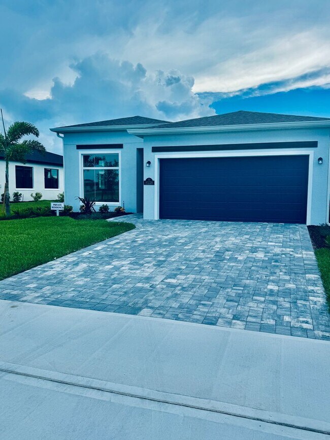 Foto del edificio - 4 Bedroom 2.5 Bath located in Farallon Fields New Subdivision in Viera