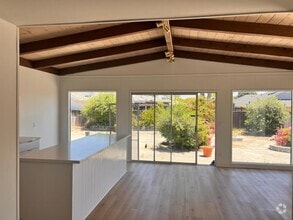 Building Photo - 14892 Donner Dr